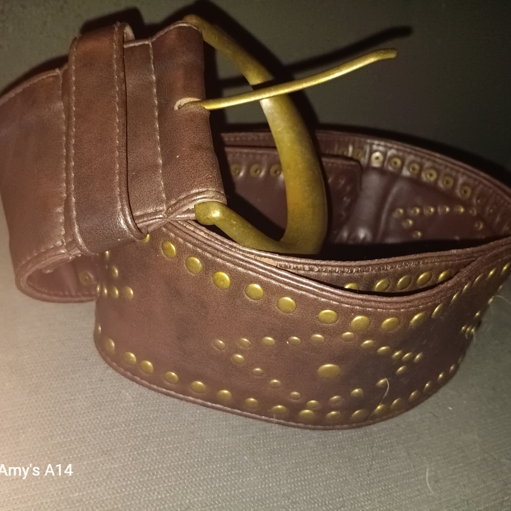 Vintage wide brown faux leather boho/hippie belt